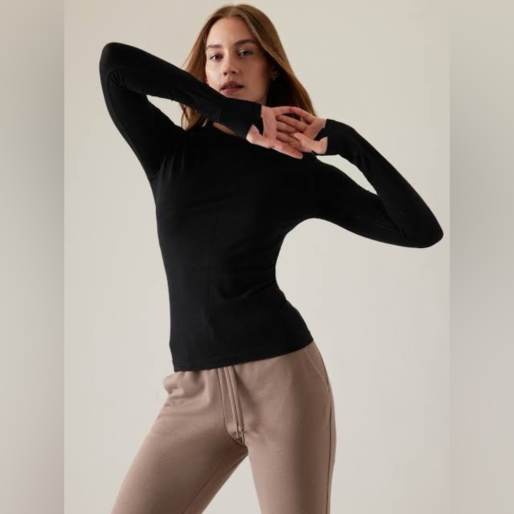 NWT $89 Athleta Black Ascent Seamless Top Wool Blend Base Layer Sz Small